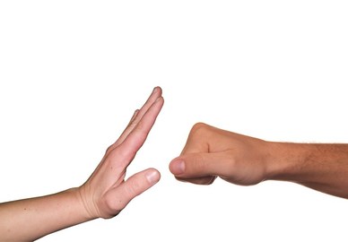 Modul "Gewaltprävention & Konfliktkompetenz in der Volksschule" - GESUND AUFWACHSEN in Vorarlberg Modul "Gewaltprävention & Konfliktkompetenz in der Volksschule" - GESUND AUFWACHSEN in Vorarlberg