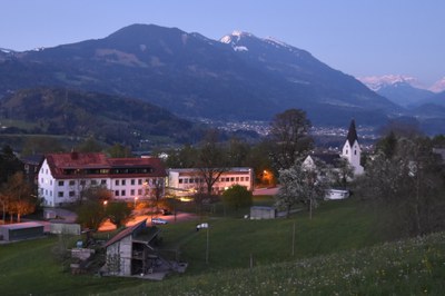 Krankenhaus Maria Ebene Nacht.JPG